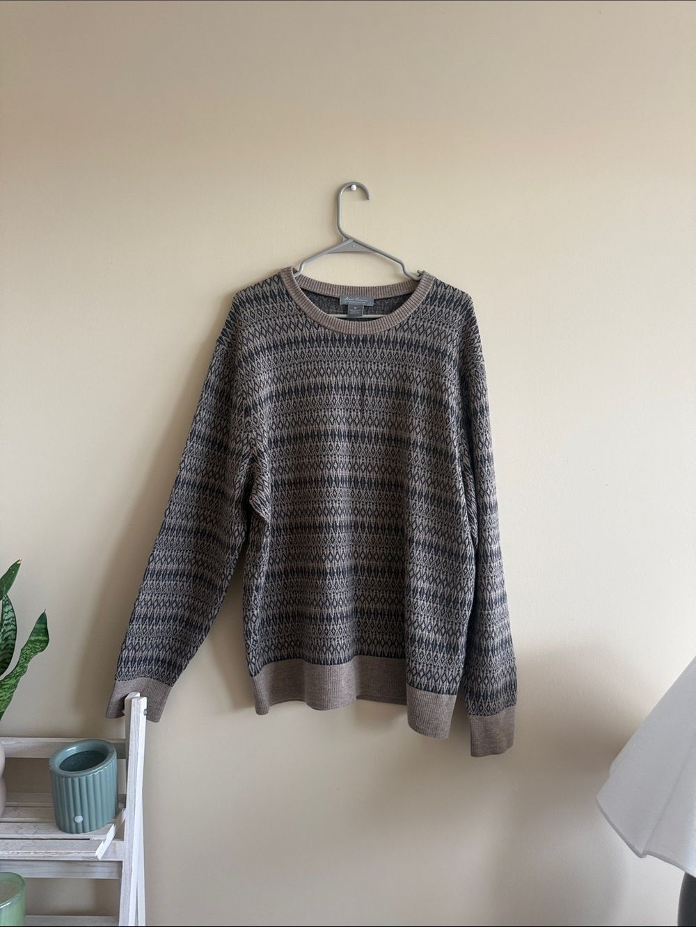 Daniel Cremieux Beige and Gray Geometric Crewneck Sweater